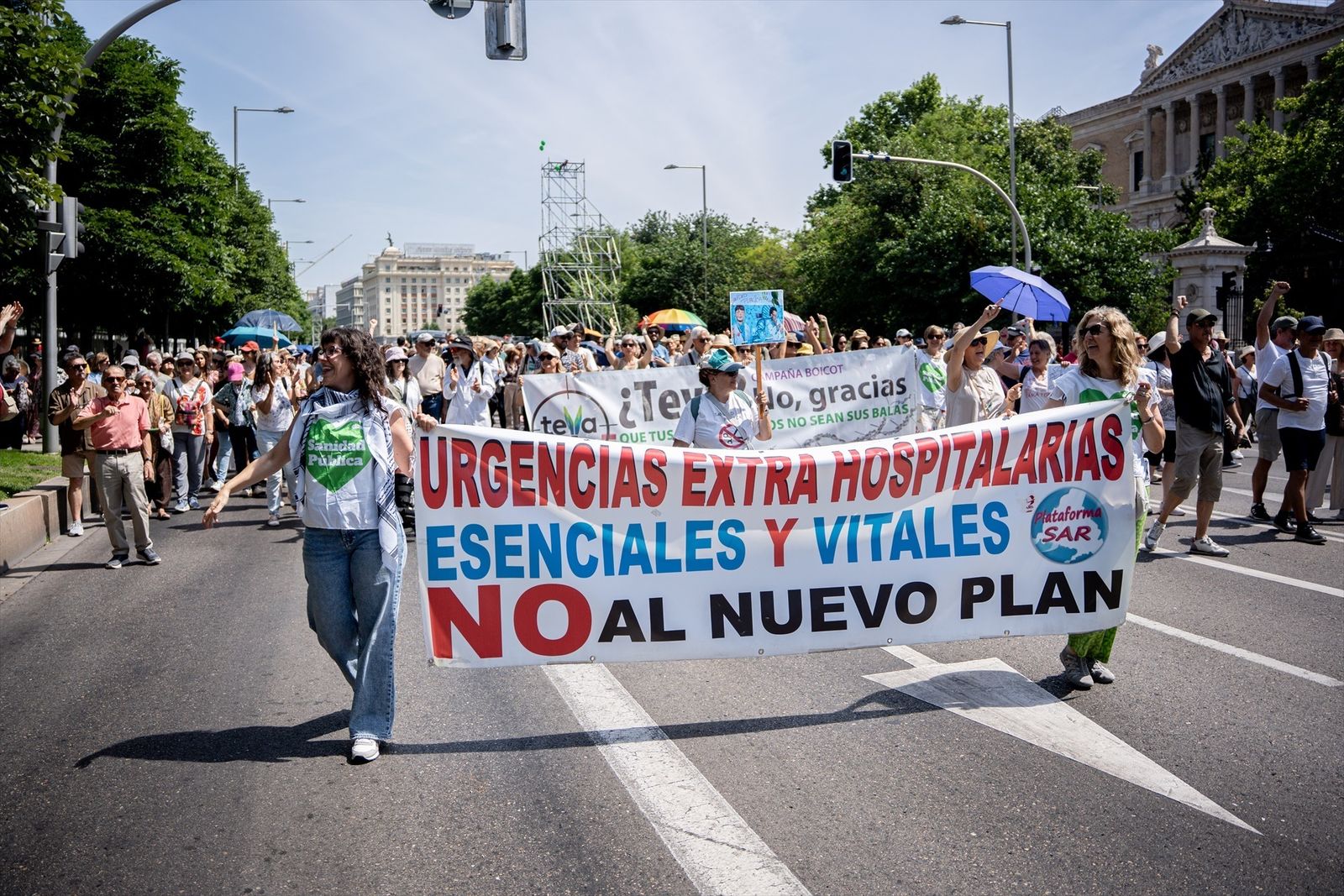 Miles de personas vuelven a recorrer Madrid en defensa de la Sanidad Pública frente al "desmantelamiento" del PP