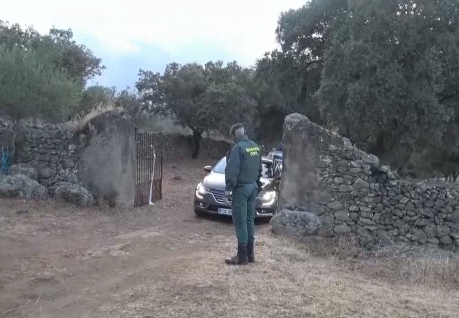 La Guardia Civil busca restos óseos en la finca de Monesterio