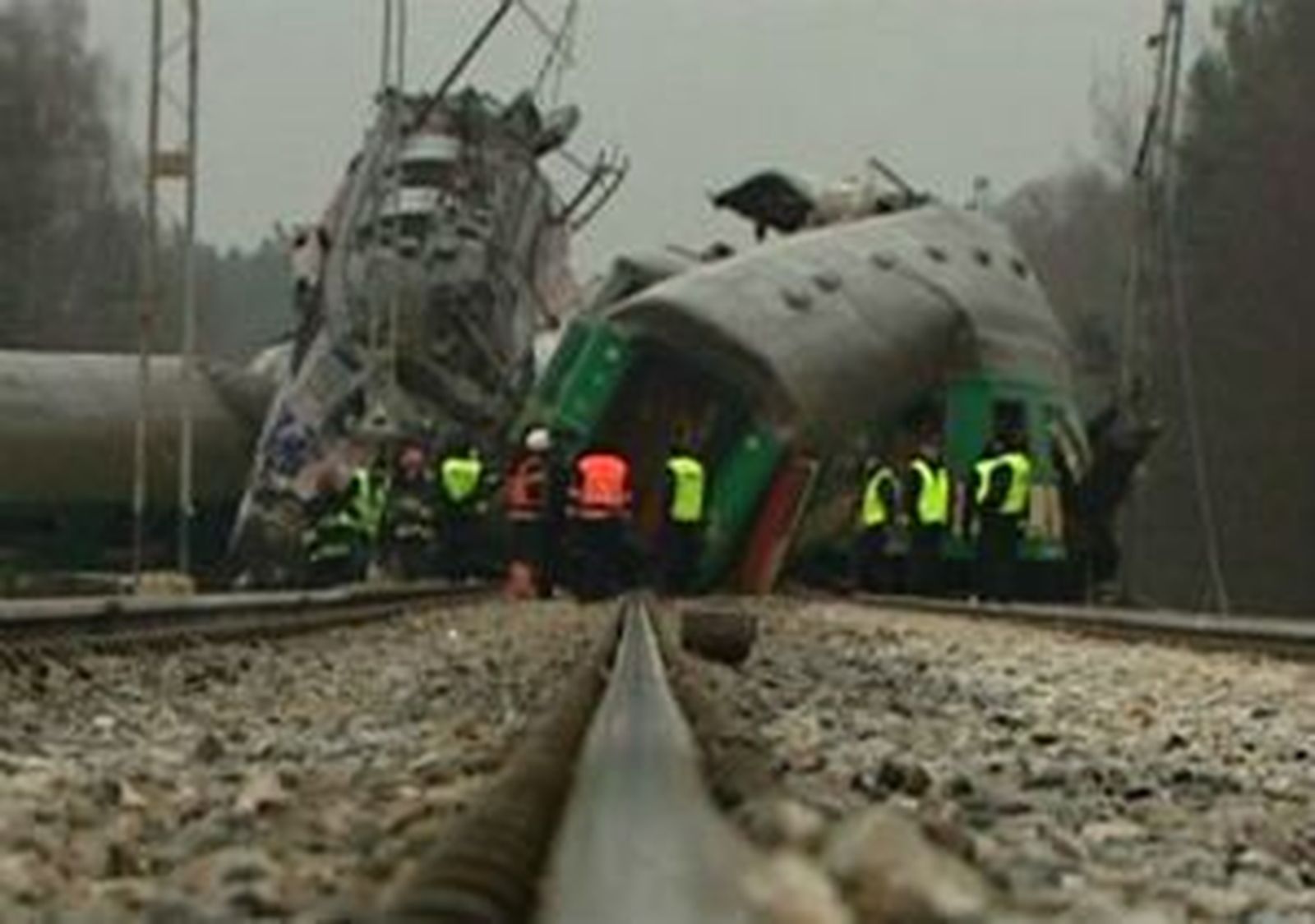 Al menos catorce muertos y sesenta heridos en el choque de trenes en Polonia