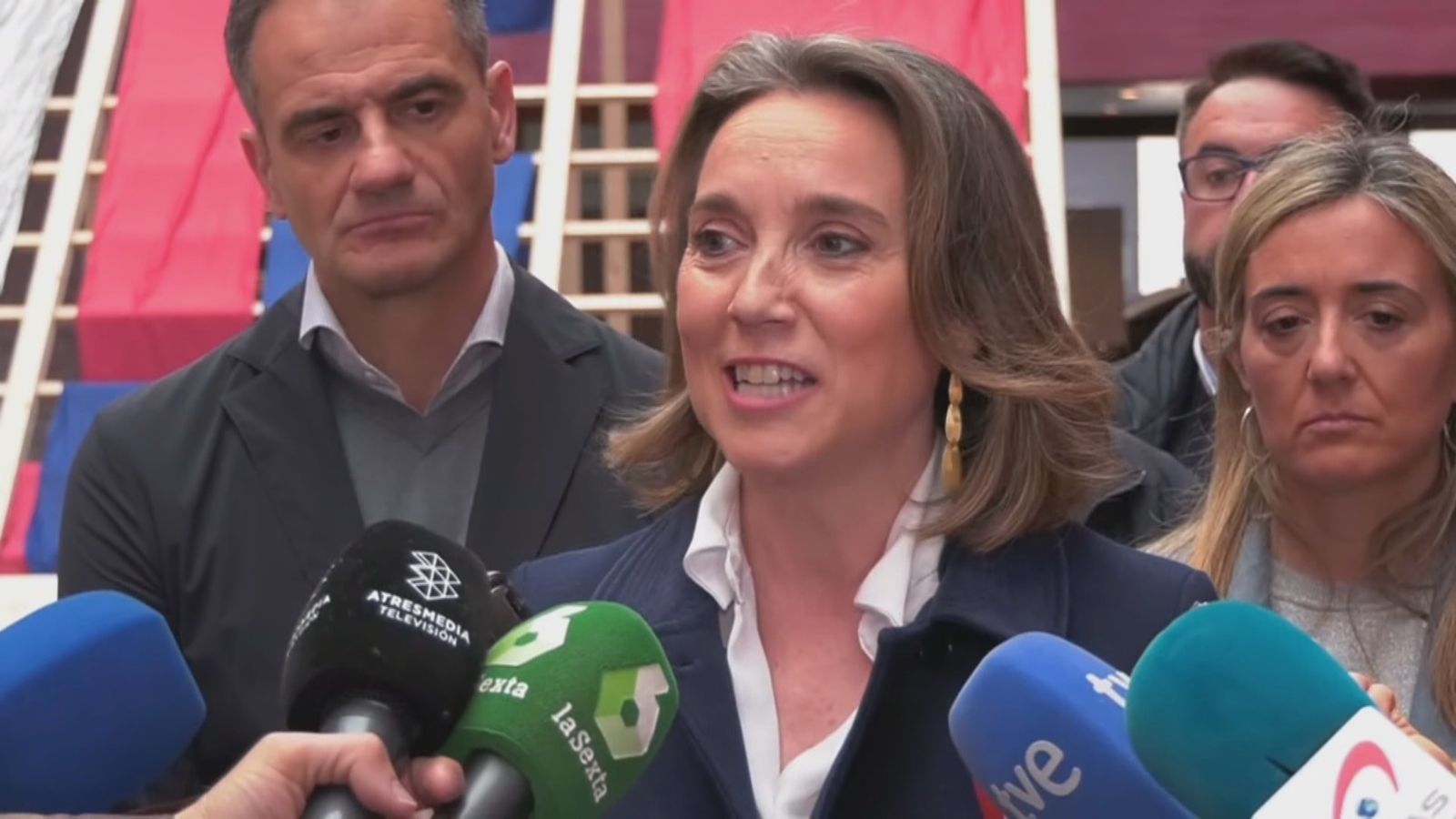 El PP insiste en la necesidad de regular las actividades de la mujer del presidente y su familia