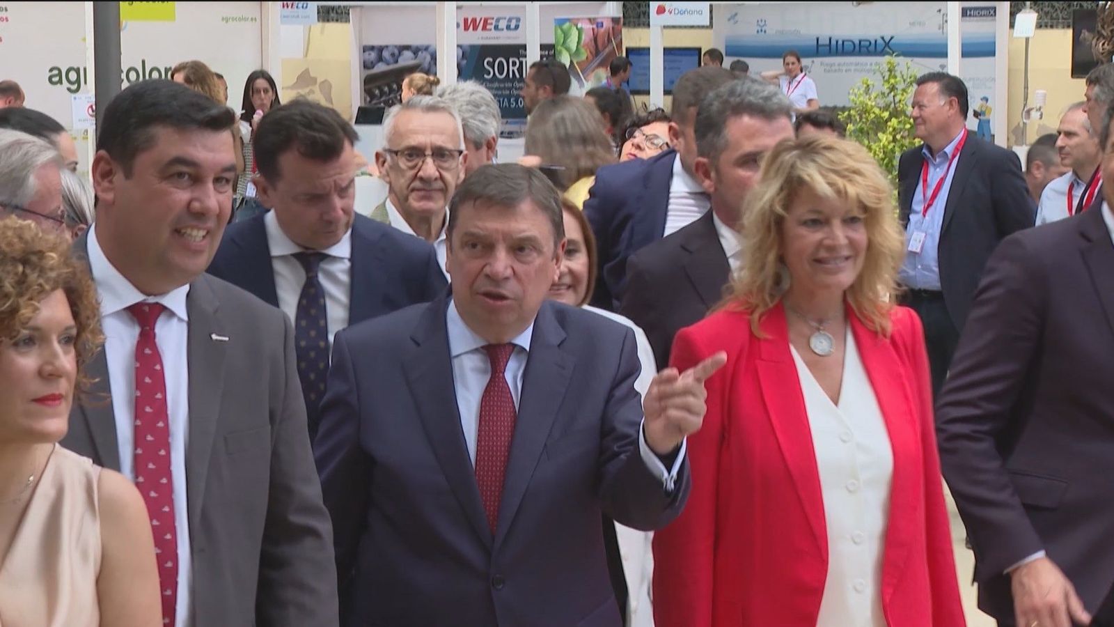 Planas se reúne con el sector de la fresa y declara que Doñana "tiene que ser un activo, no un problema"