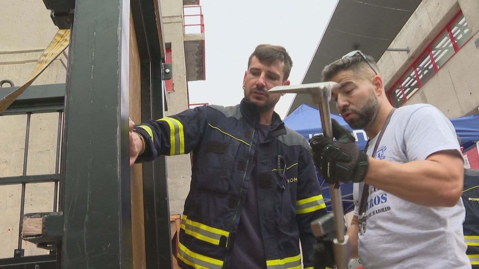 Bomberos y policías comparten experiencias para mejorar el rescate y auxilio de personas