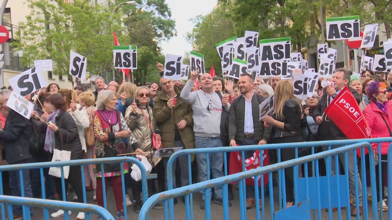 El PSOE instala pantallas en la calle y dará en abierto las intervenciones de apoyo a Sánchez del Comité Federal  de este sábado