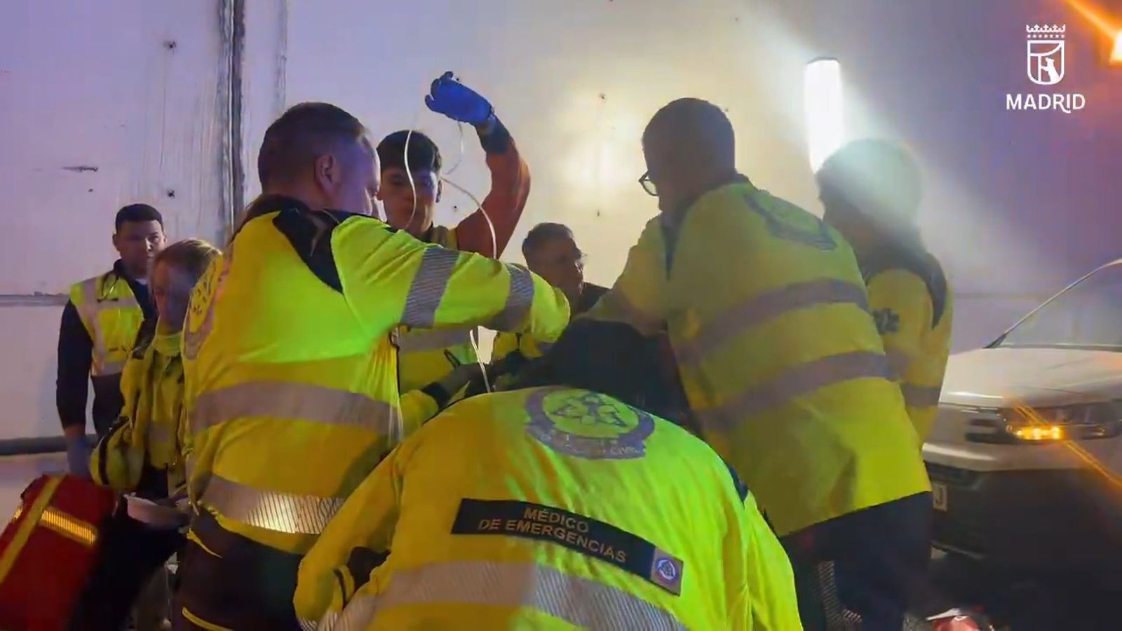 Accidente en el túnel de la M-23 en Madrid: dos heridos tras chocar una furgoneta y una moto