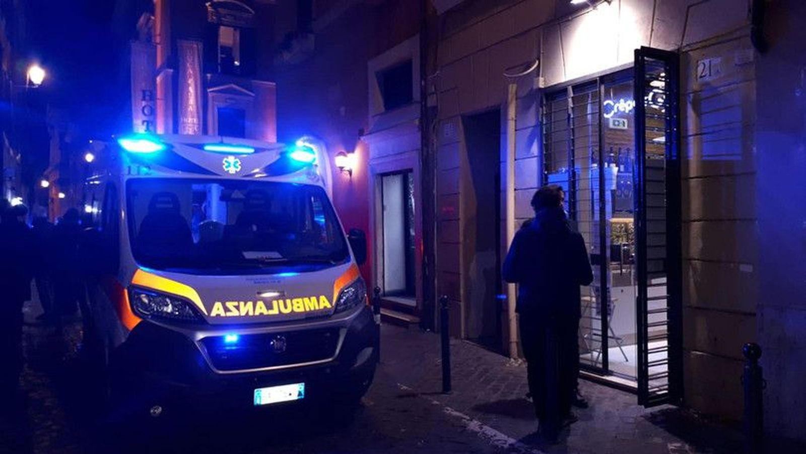 Brutal pelea entre ultras de Lazio y Sevilla