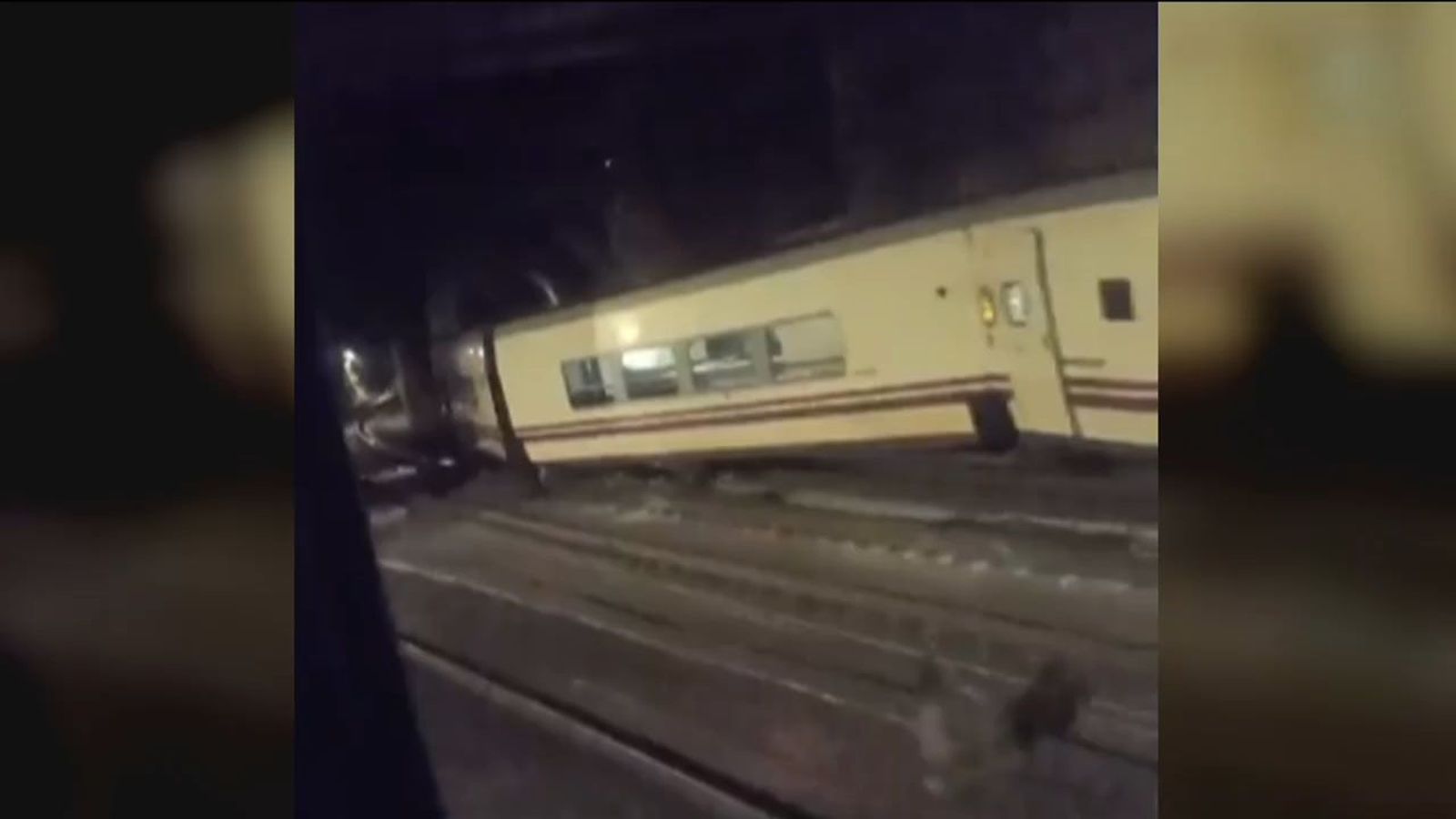Caos en Atocha al descarrilar un tren