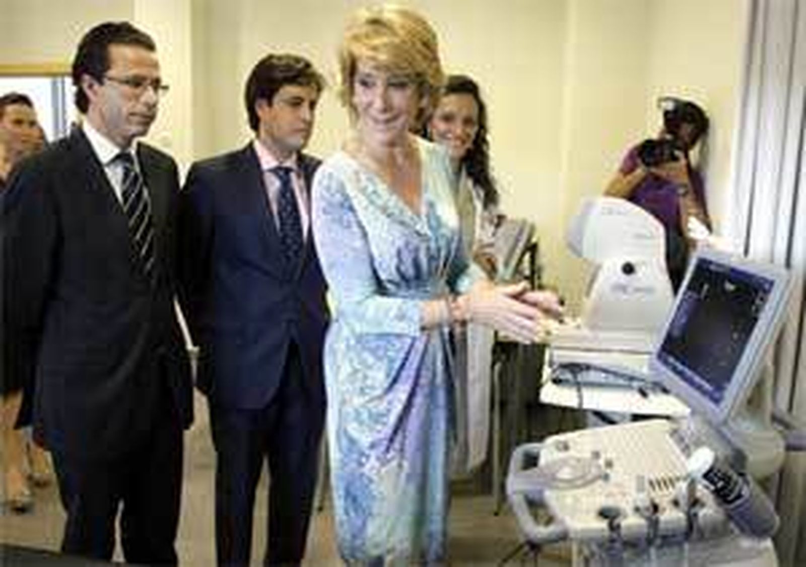 Aguirre inaugura un nuevo Centro de Salud en Galapagar