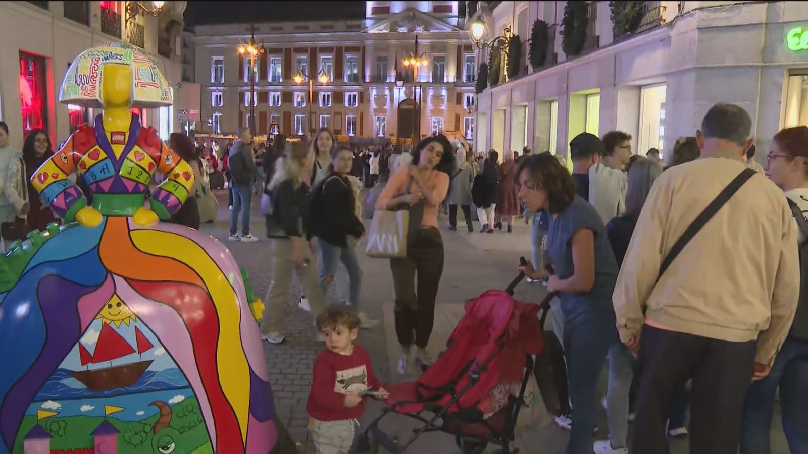 La calle de Preciados, este domingo, a última hora de la tarde