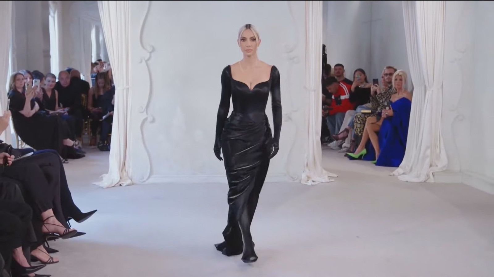 Balenciaga: más que un desfile de moda, un espectáculo