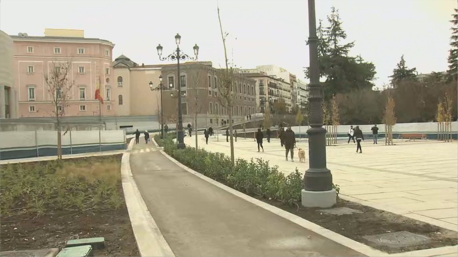 Más protagonismo en la nueva Plaza de España para el ciclista y el peatón
