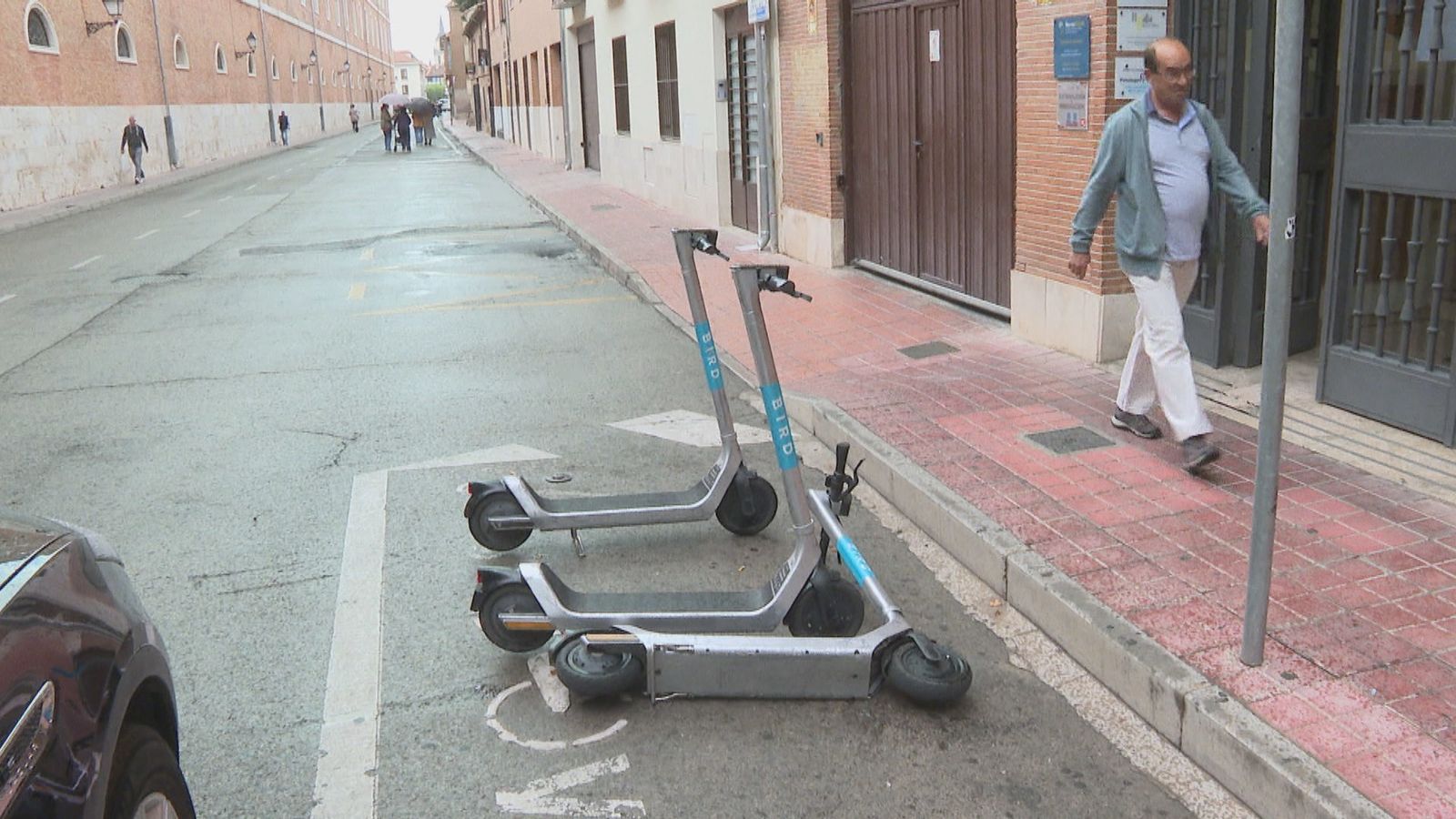 Alcalá prohibe los patinetes de alquiler