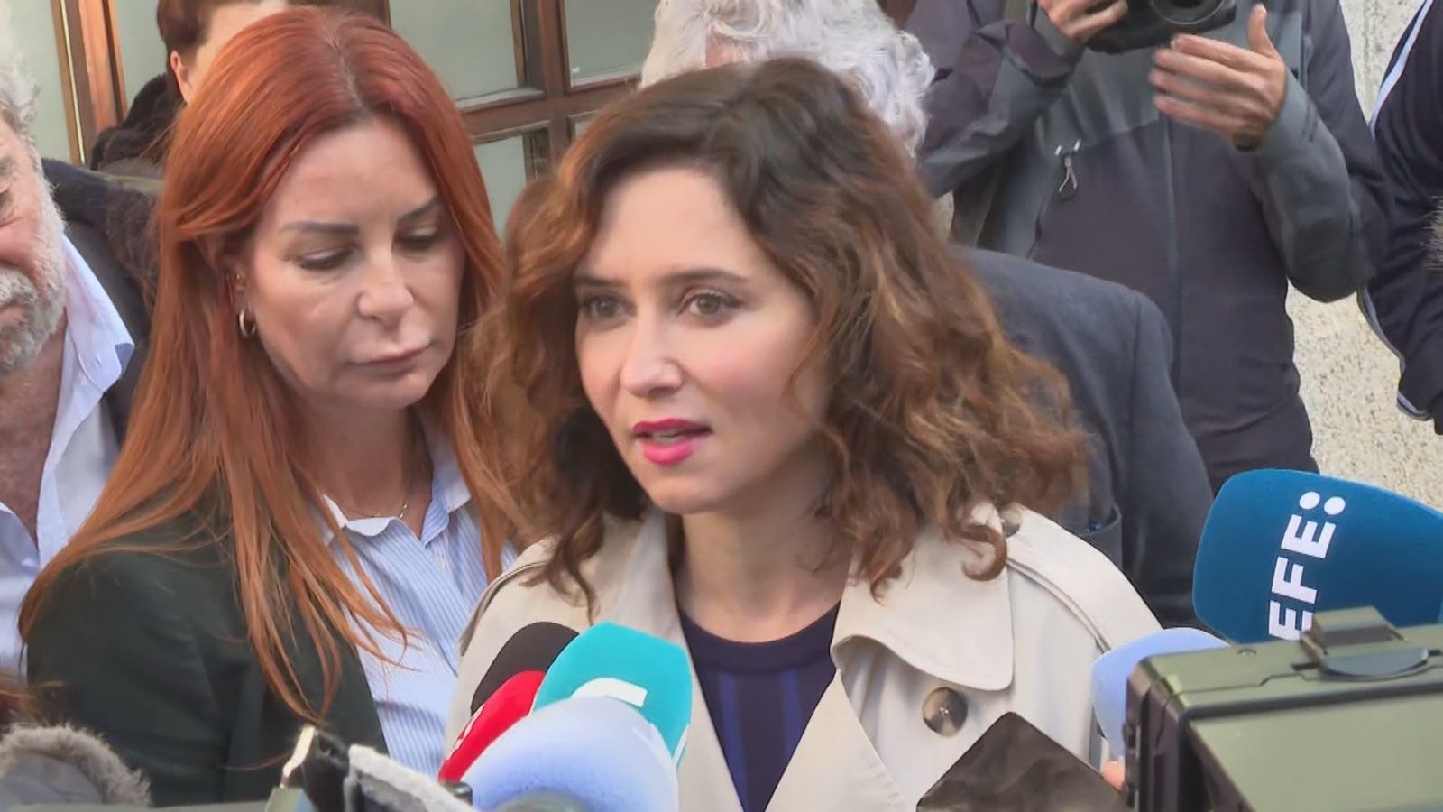 Ayuso valora la dimisión de Iñigo Errejón