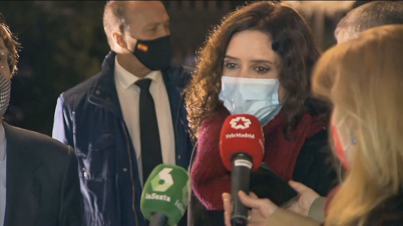 Ayuso agradece a los médicos que "se hayan jugado la vida para proteger a los demás"
