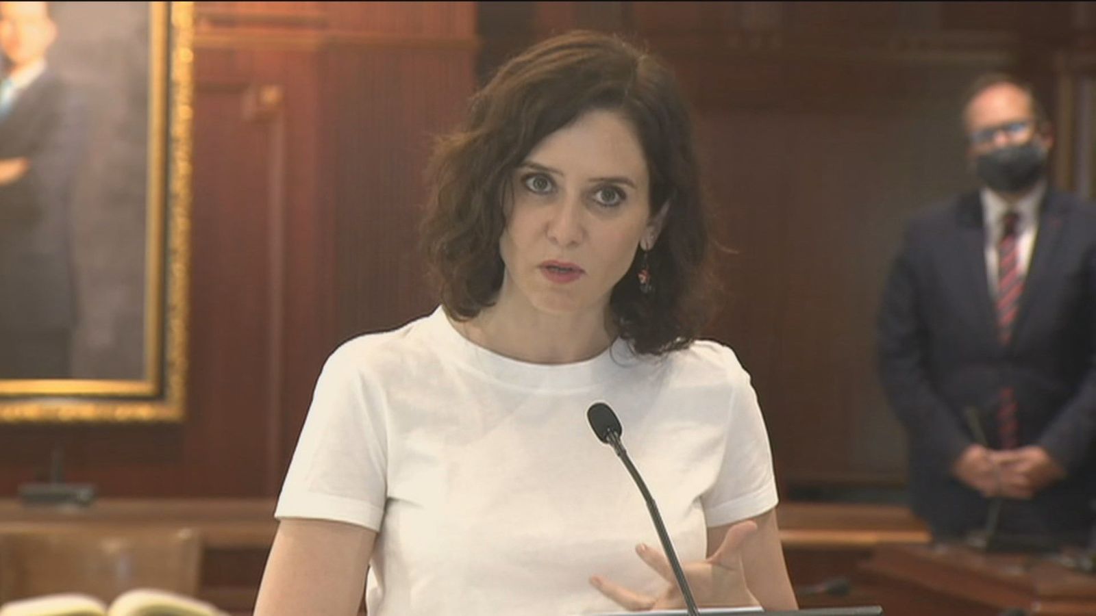 Ayuso tilda de "insensatos" los agravios entre Comunidades y recuerda que Madrid es la más solidaria