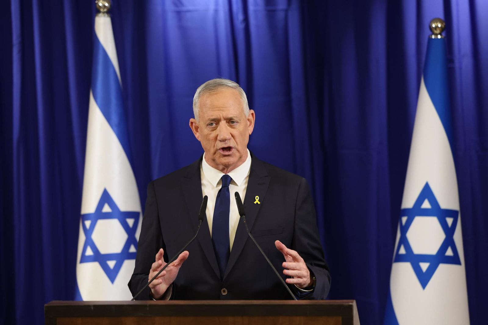 Dimite Benny Gantz, ministro del Gabinete de Guerra israelí