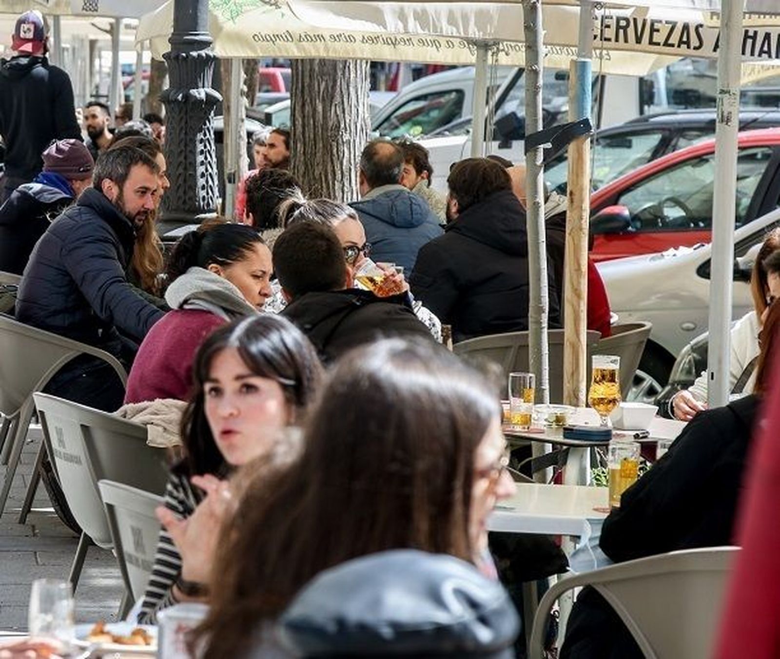 Un 70% de españoles consumen igual o más en bares y restaurantes respecto a 2023, según Aecoc