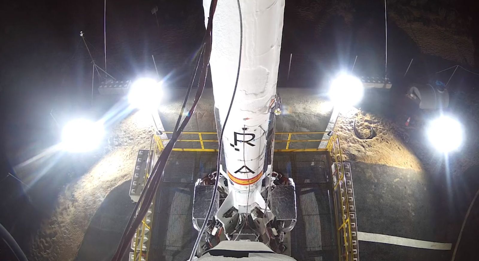 El Miura 1 de PLD Space en su rampa de lanzamiento de la base de El Arenosillo (Huelva)