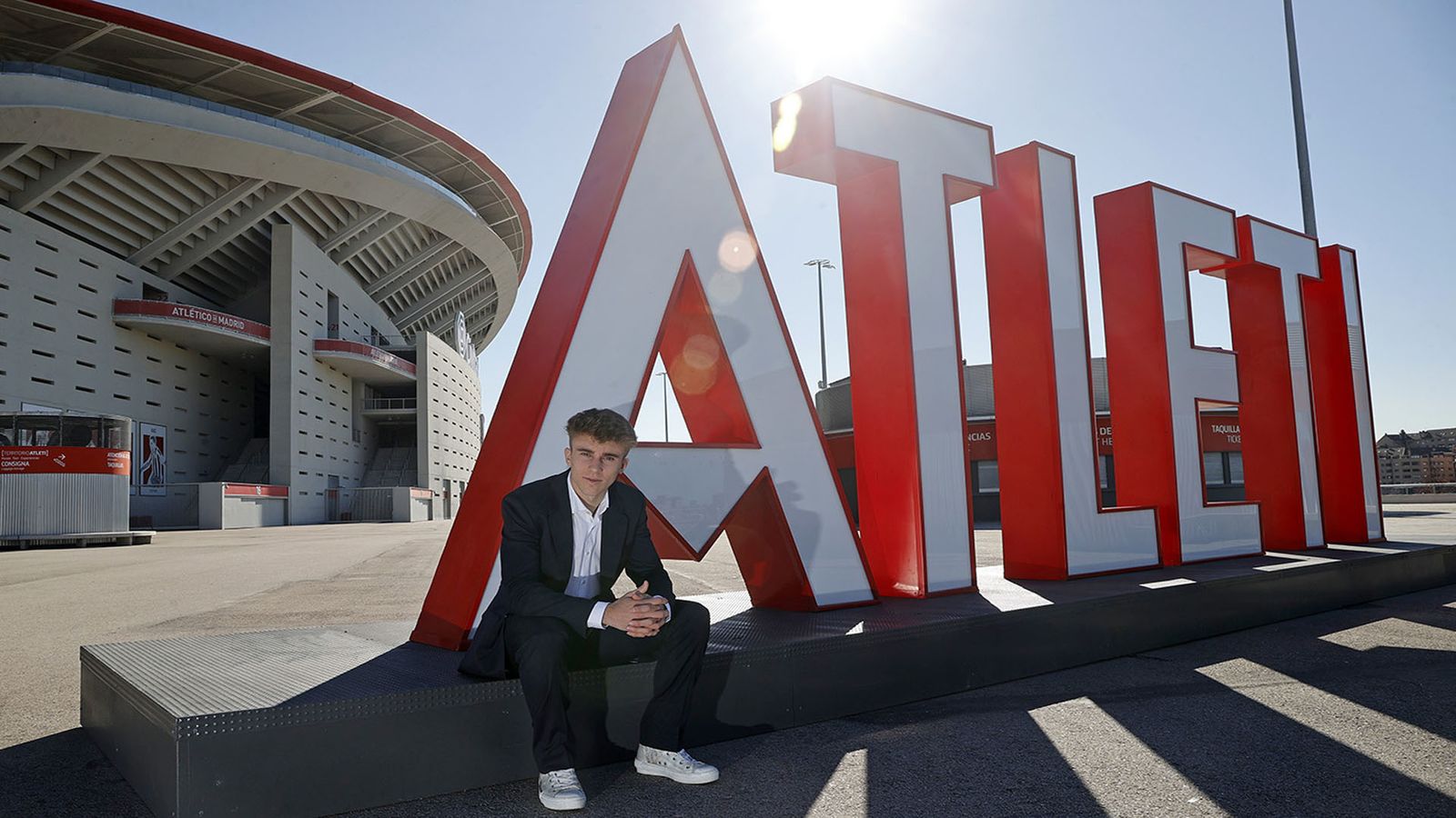 Pablo Barrios renueva en el Atlético