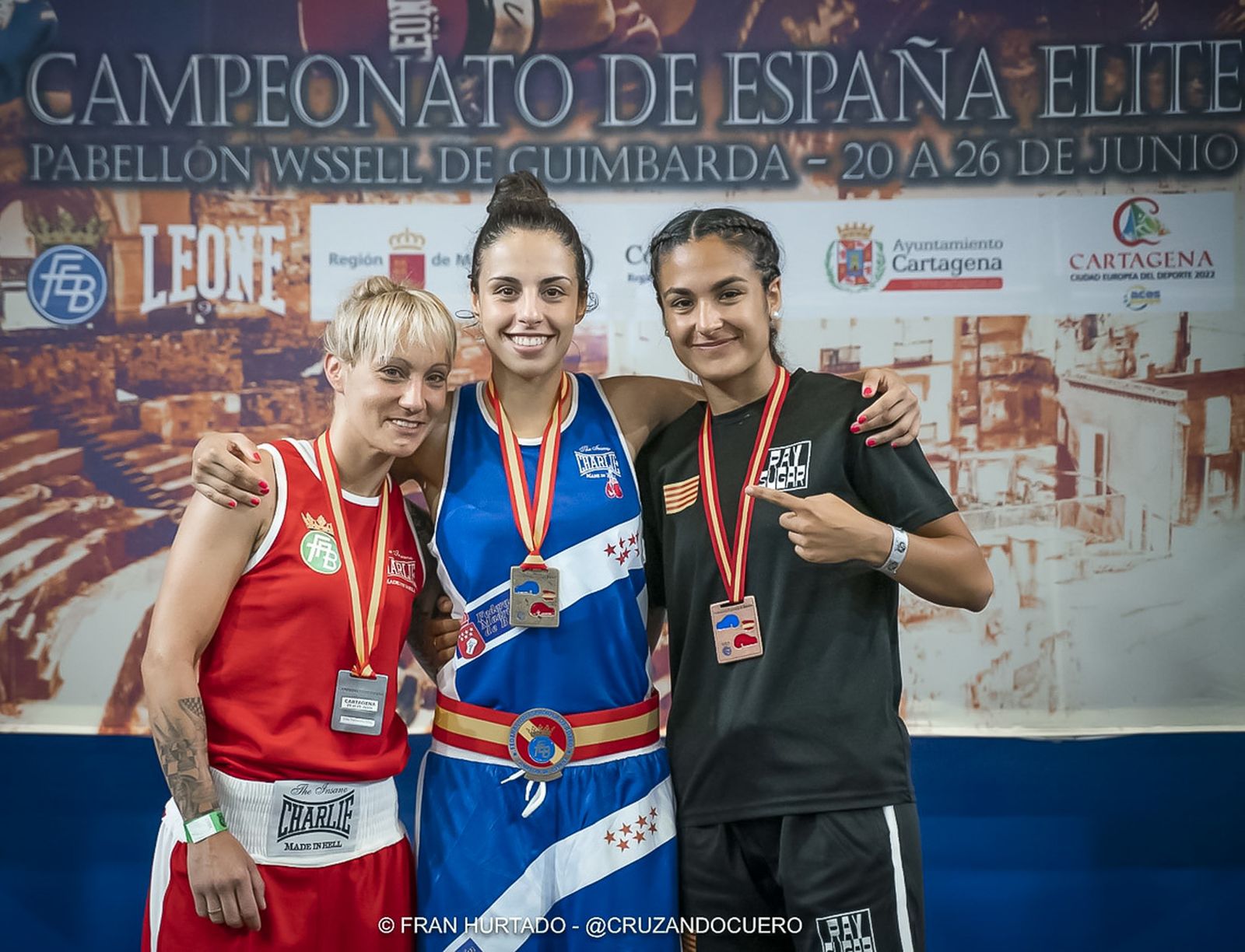 María González, en el centro
