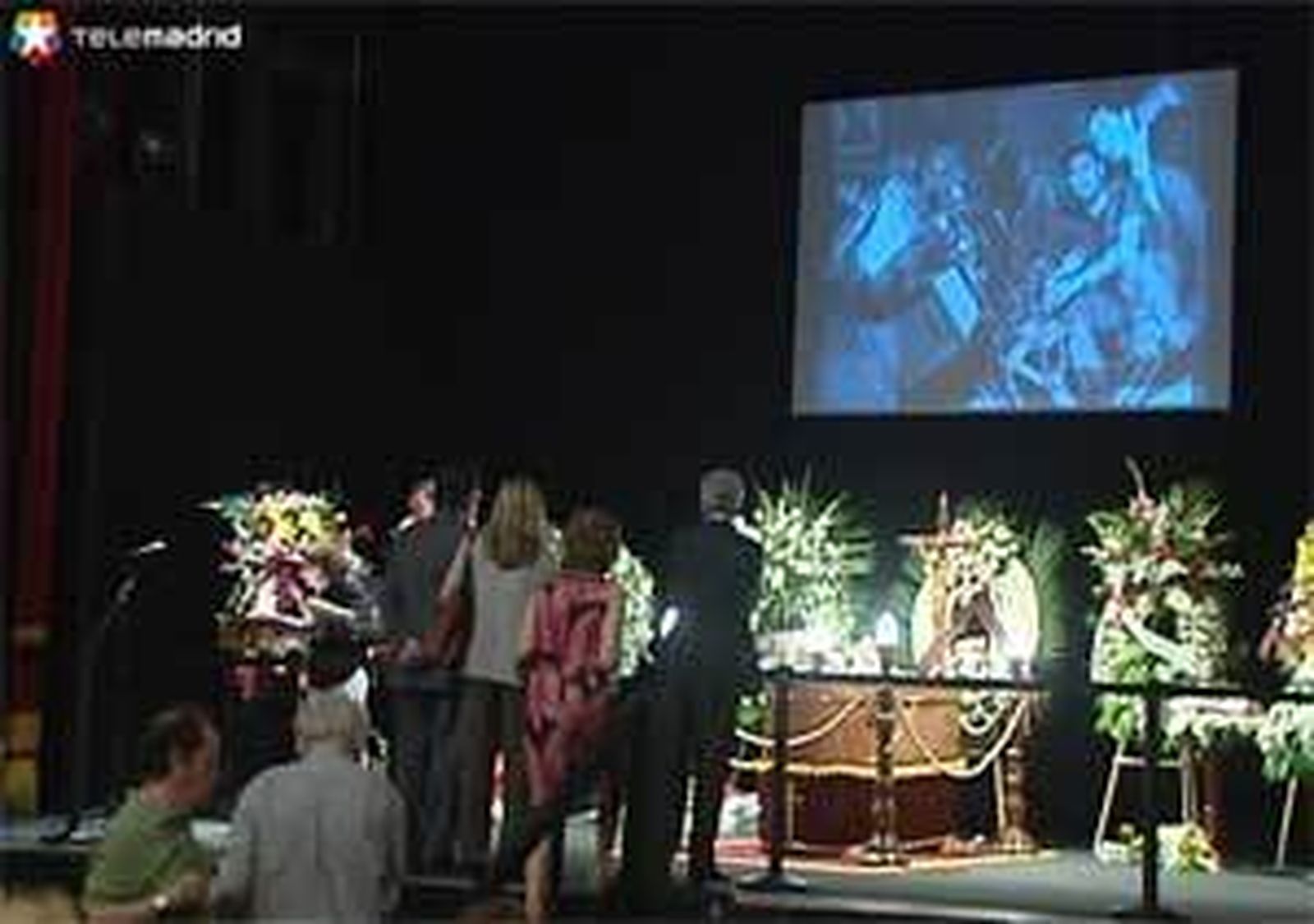 La capilla ardiente de Gustavo Pérez Puig instalada  en el Teatro Español