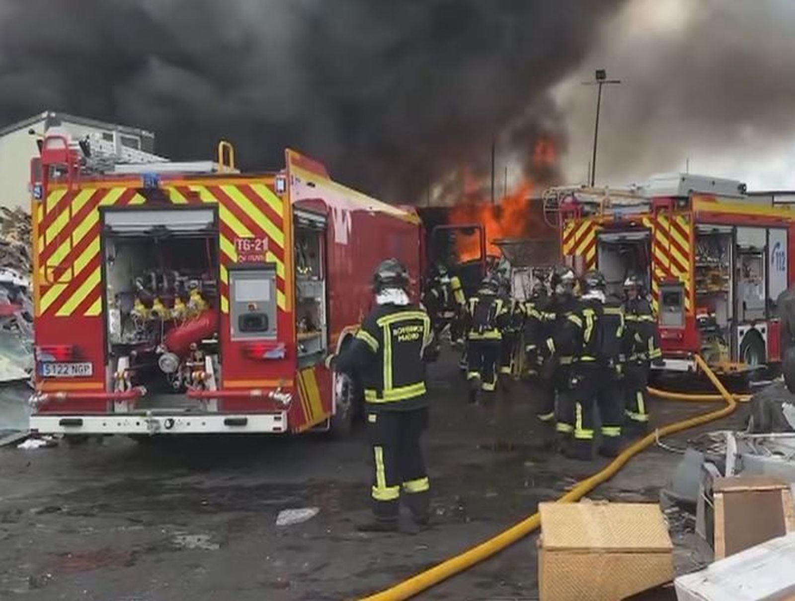 Extinguido el incendio en una chatarrería en Vicálvaro