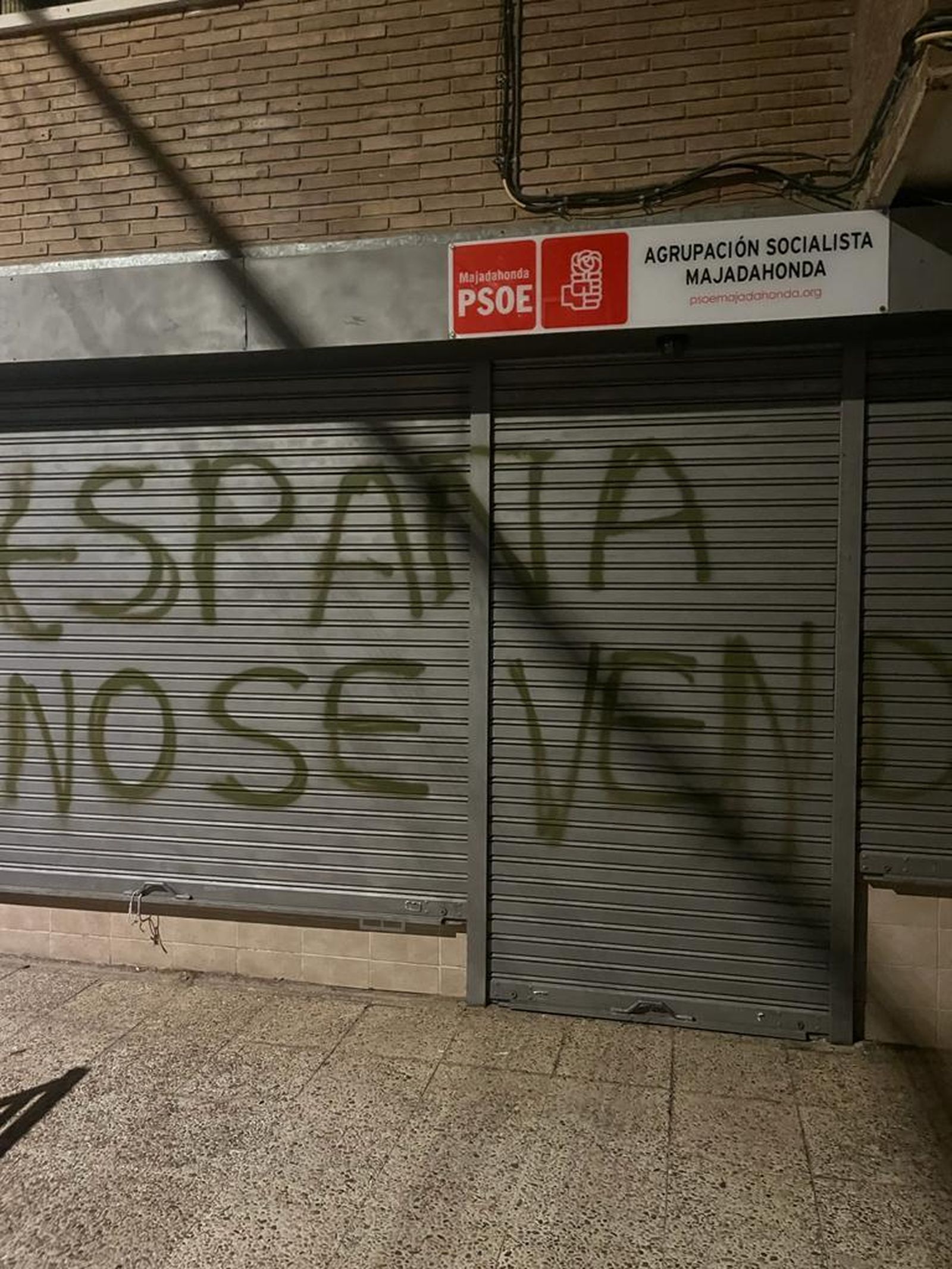 Pintadas en la sede del PSOE de Majadahonda