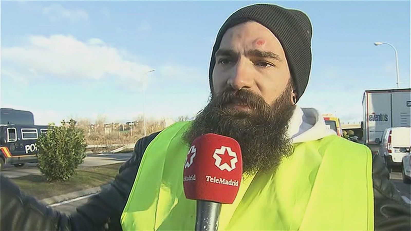Un taxista herido: "Nos tratan como si fuéramos animales"