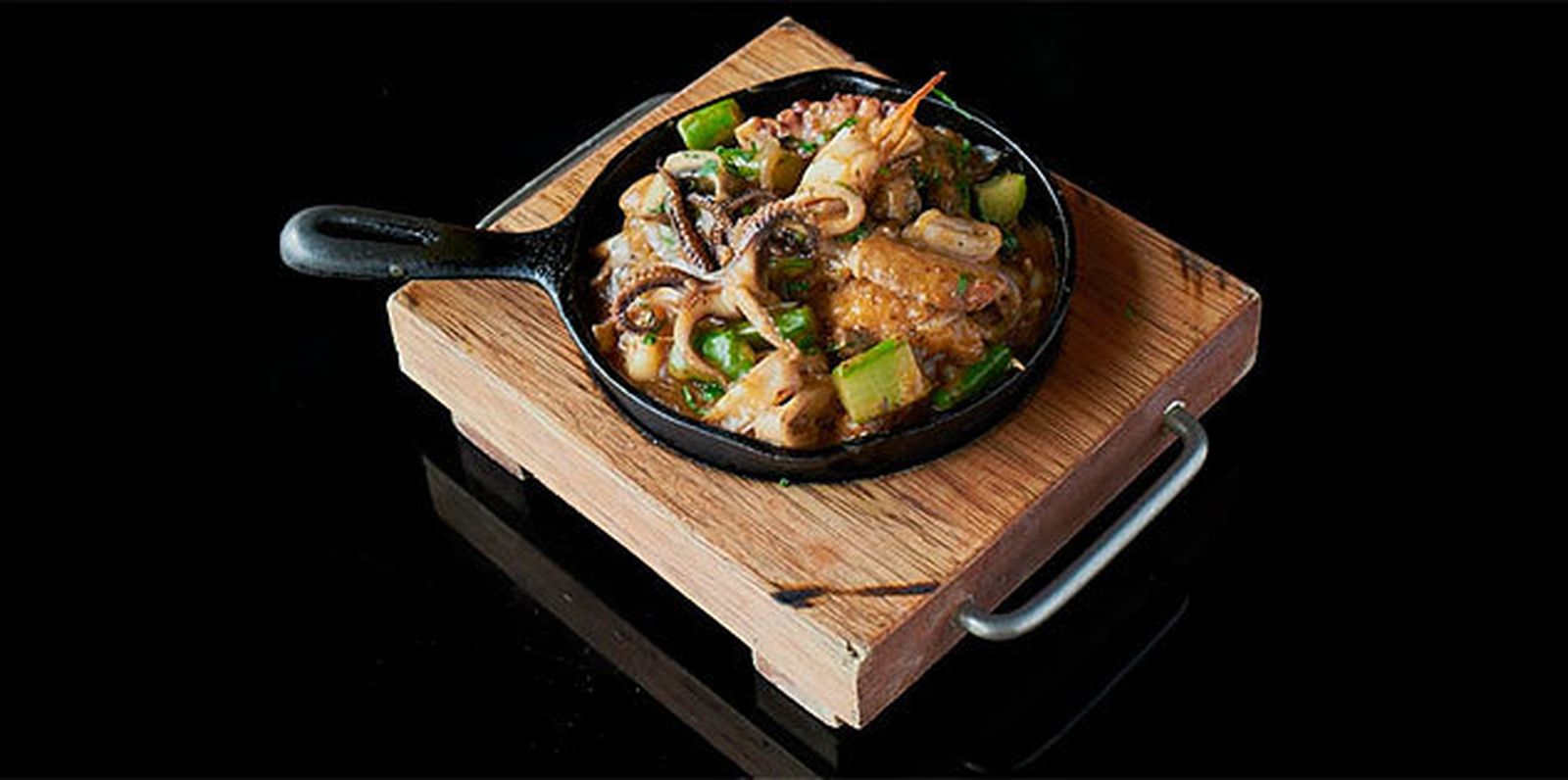 Ejemplo de plato nikkei, que fusiona la comida peruana y la japonesa