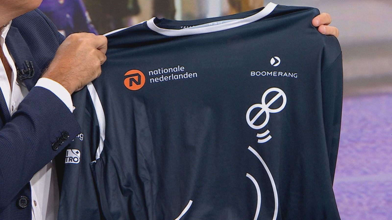 Telemadrid descubre la camiseta de la San Silvestre Vallecana 2026