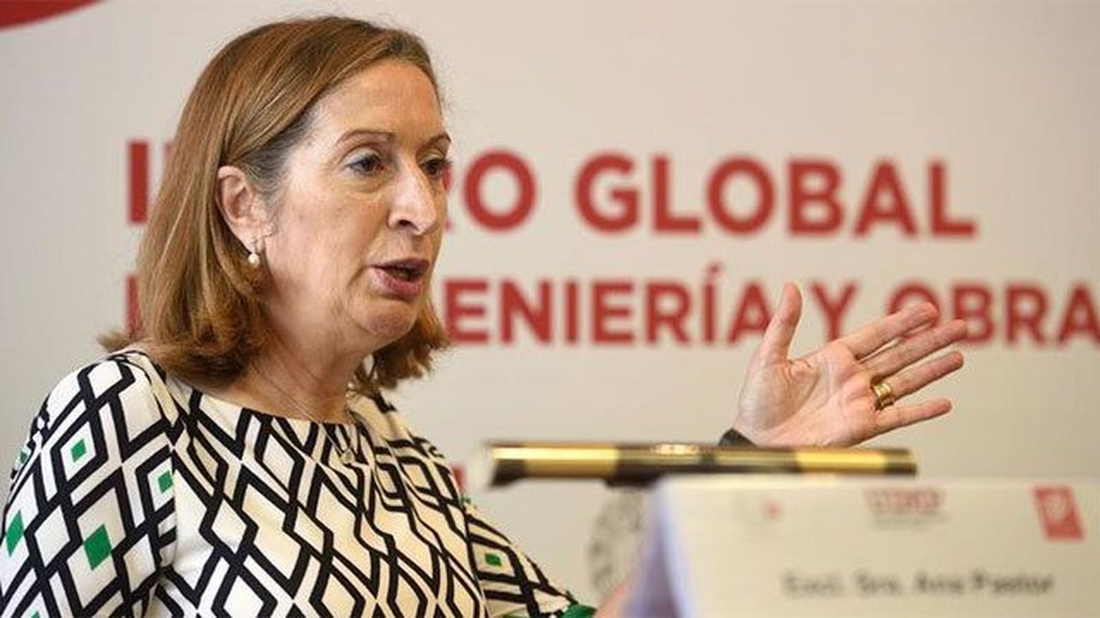 Ana Pastor pide a todas las aerolíneas que estén preparadas para las vacaciones
