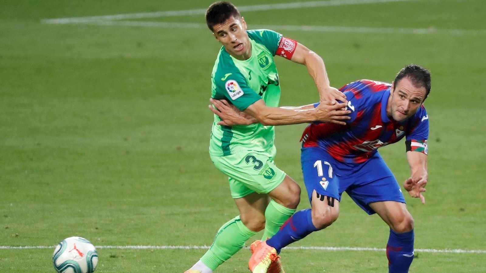 Bustinza ante el Eibar