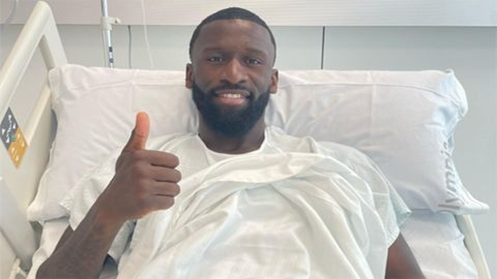 Rudiger, operado de la rodilla