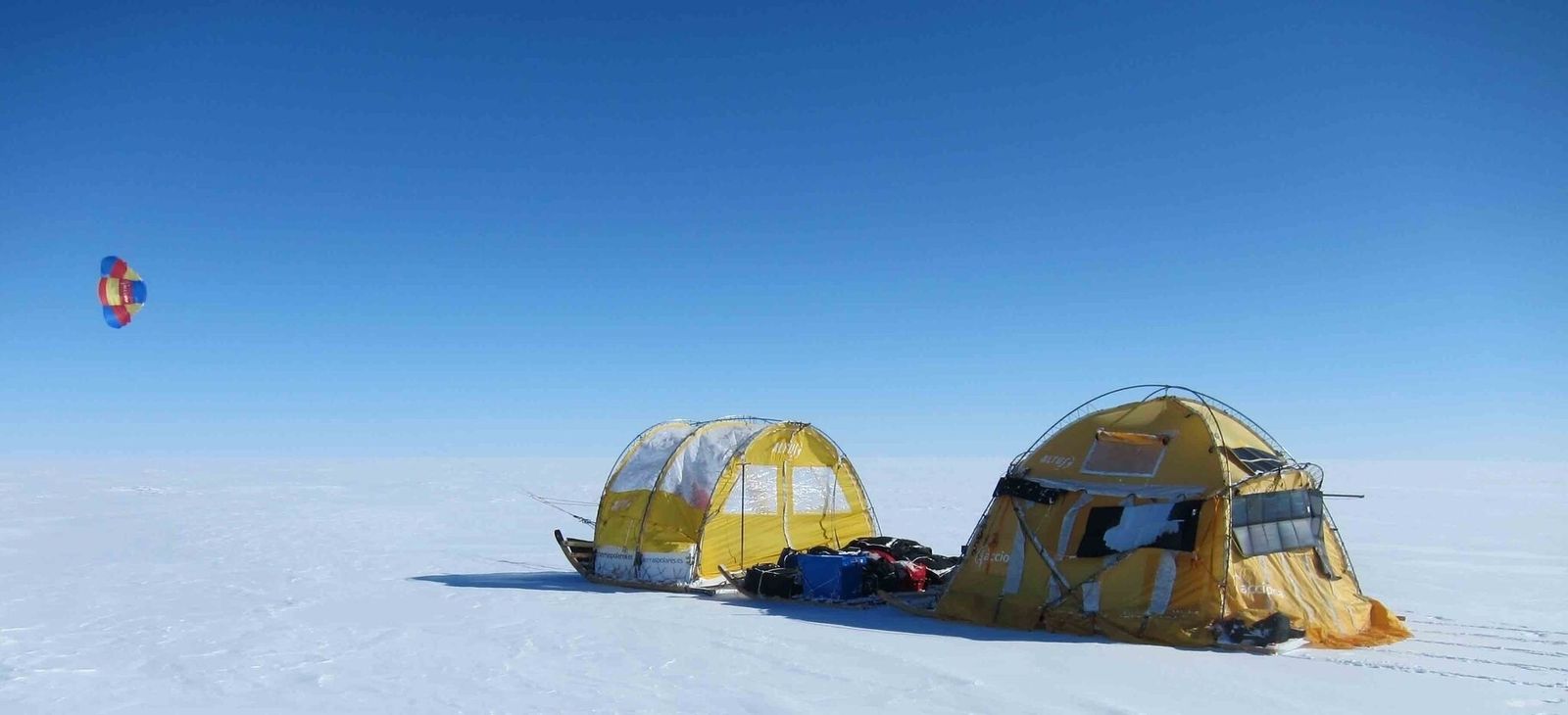 El trineo de viento en una de sus primeras exploraciones por tierras polares