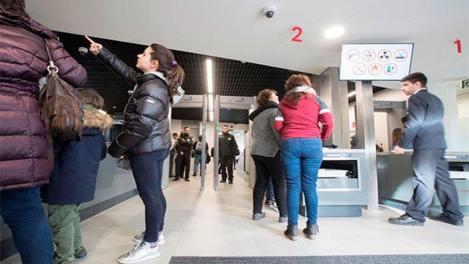 La Sagrada Família instala escáneres y detectores  de metales para reforzar la seguridad