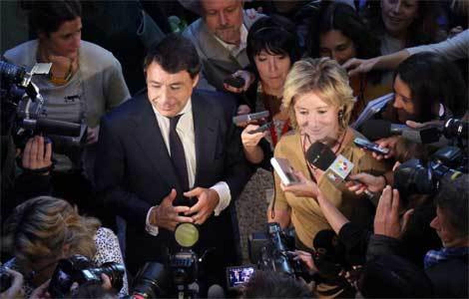 Aguirre dice que su retirada es una cuestión "de principios"