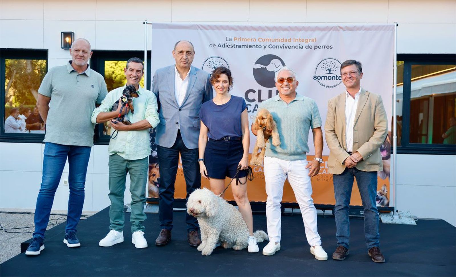 Ayuso destaca el trabajo de los perros que ayudan a las Fuerzas y Cuerpos de Seguridad