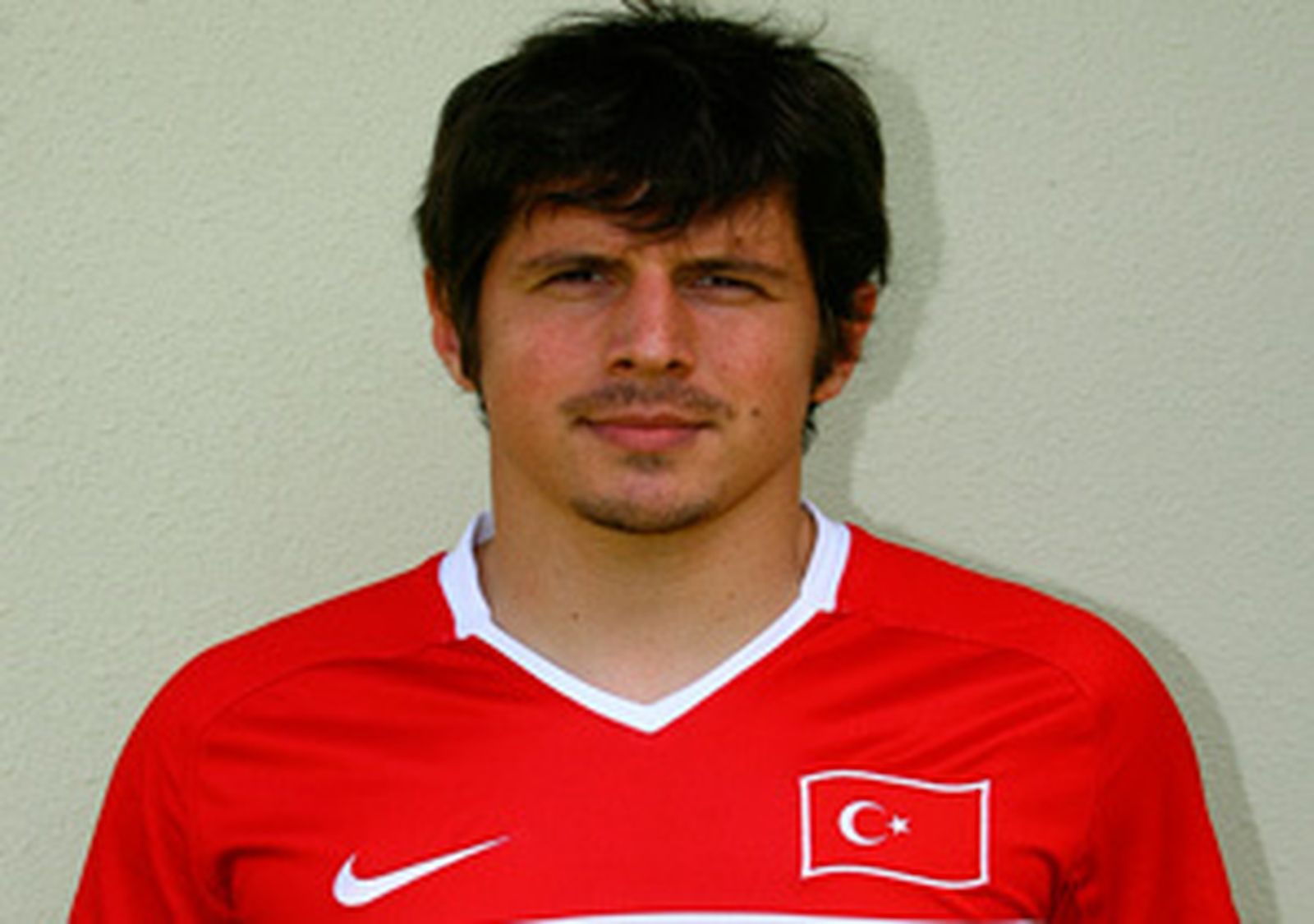 El turco Emre Belözoğlu, nuevo jugador del Atlético de Madrid