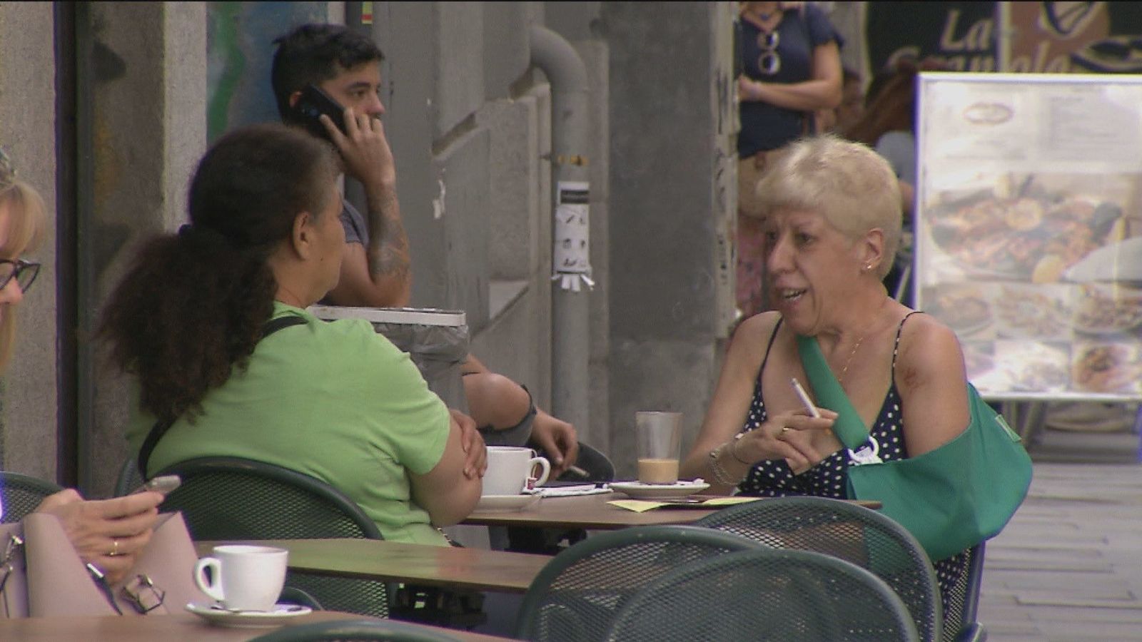 El Ministerio de Sanidad quiere prohibir fumar en terrazas abiertas de hostelería