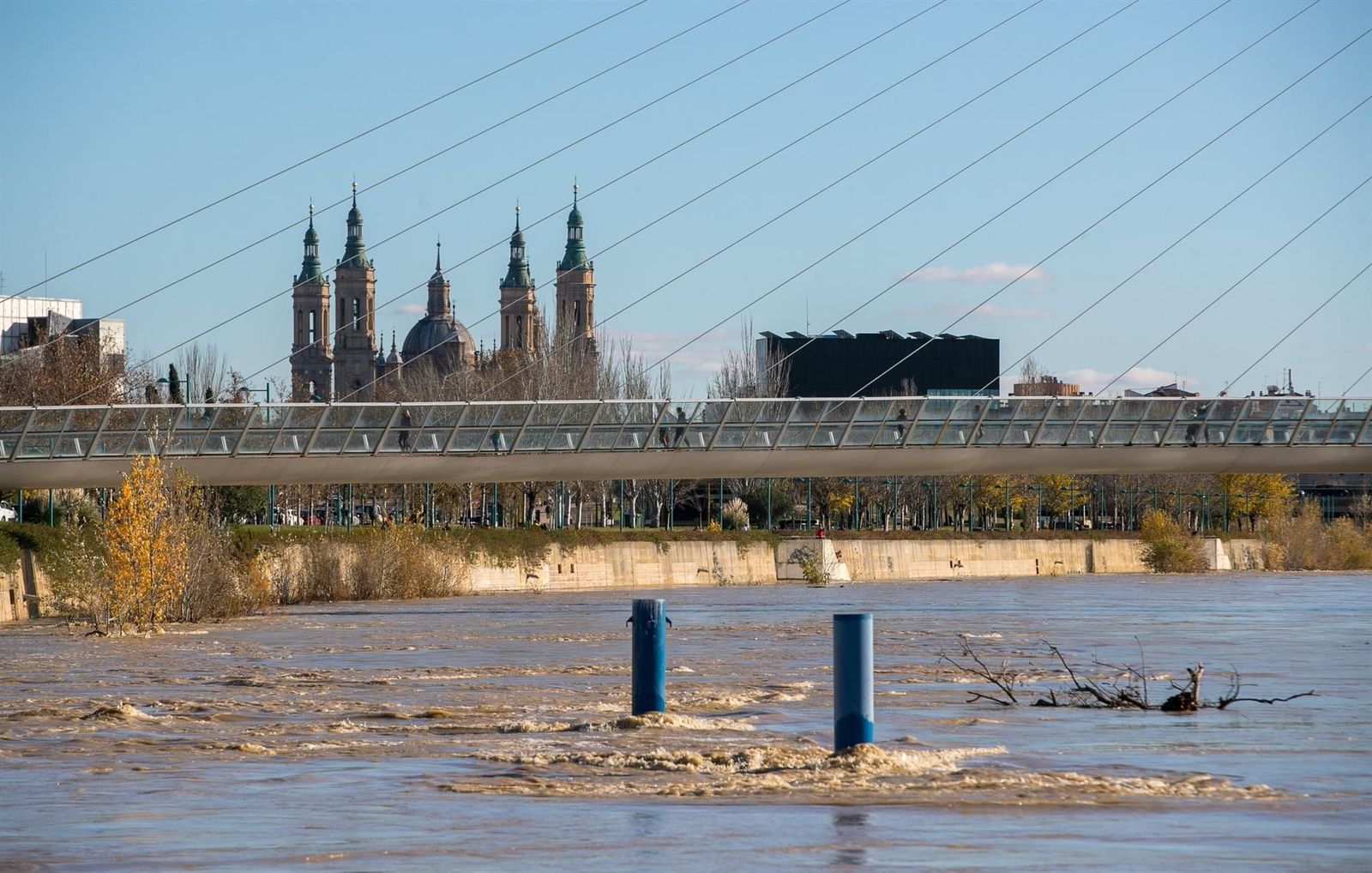 La crecida del Ebro llega a Zaragoza