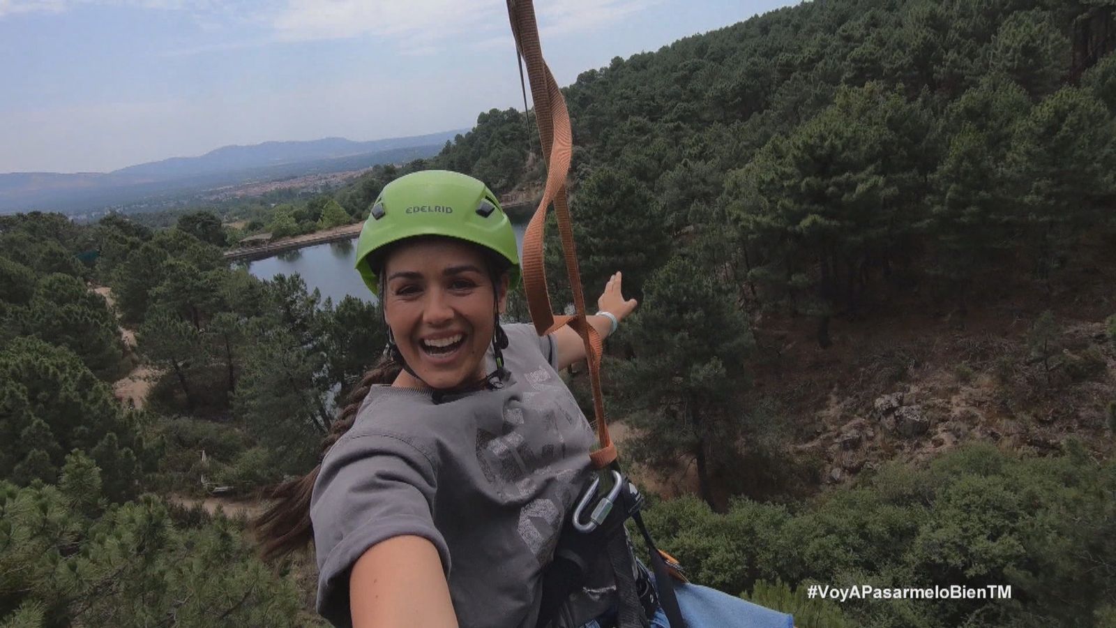 La 'Potra Salvaje' recorre la Sierra de Guadarrama en tirolina