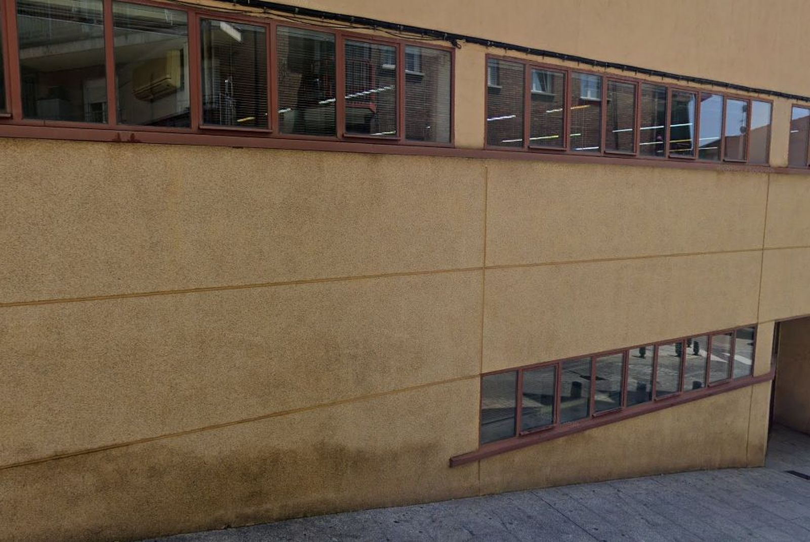 Una de las fachadas de la biblioteca municipal de San Sebastián de los Reyes