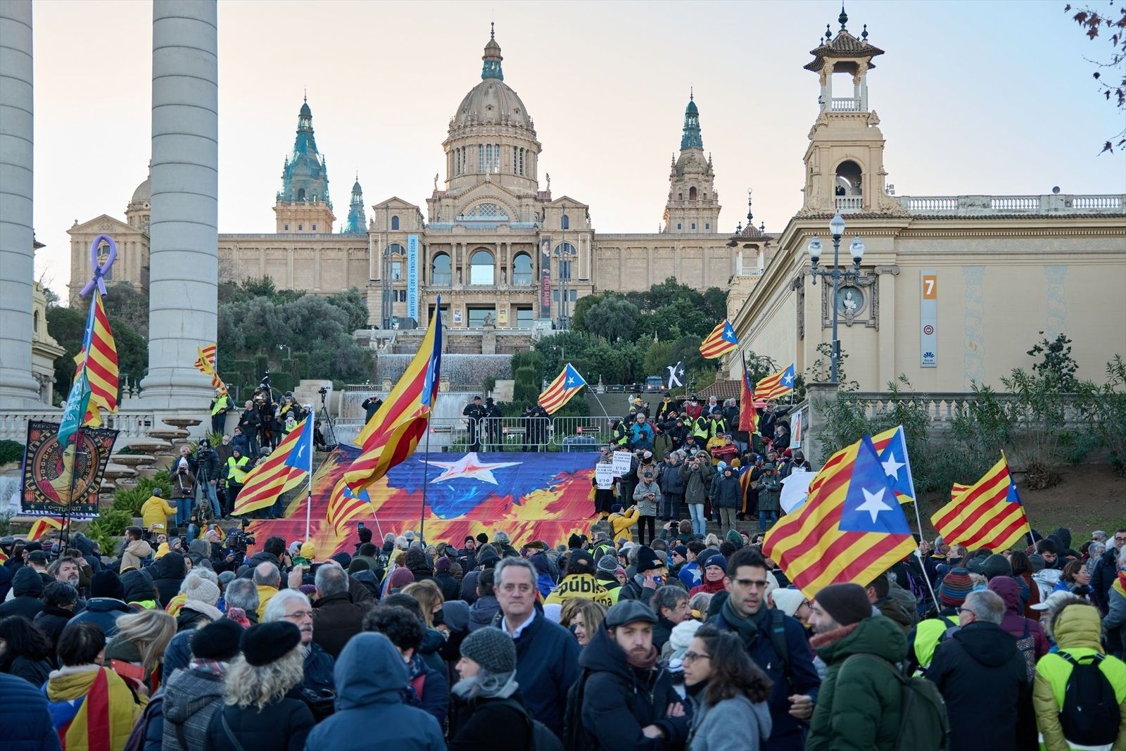 Protesta independentista en Barcelona ante la reunión entre Sánchez y Macron con un aviso: "Aquí no se ha acabado nada"