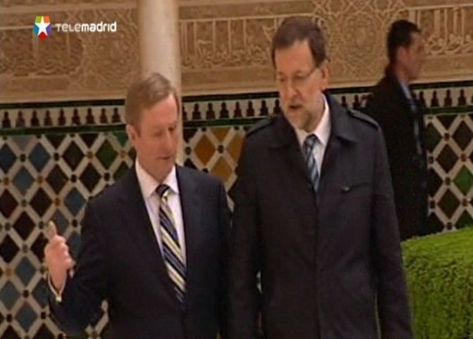 Rajoy dice saber lo que hace, avala sus previsiones y mantendrá su Gobierno