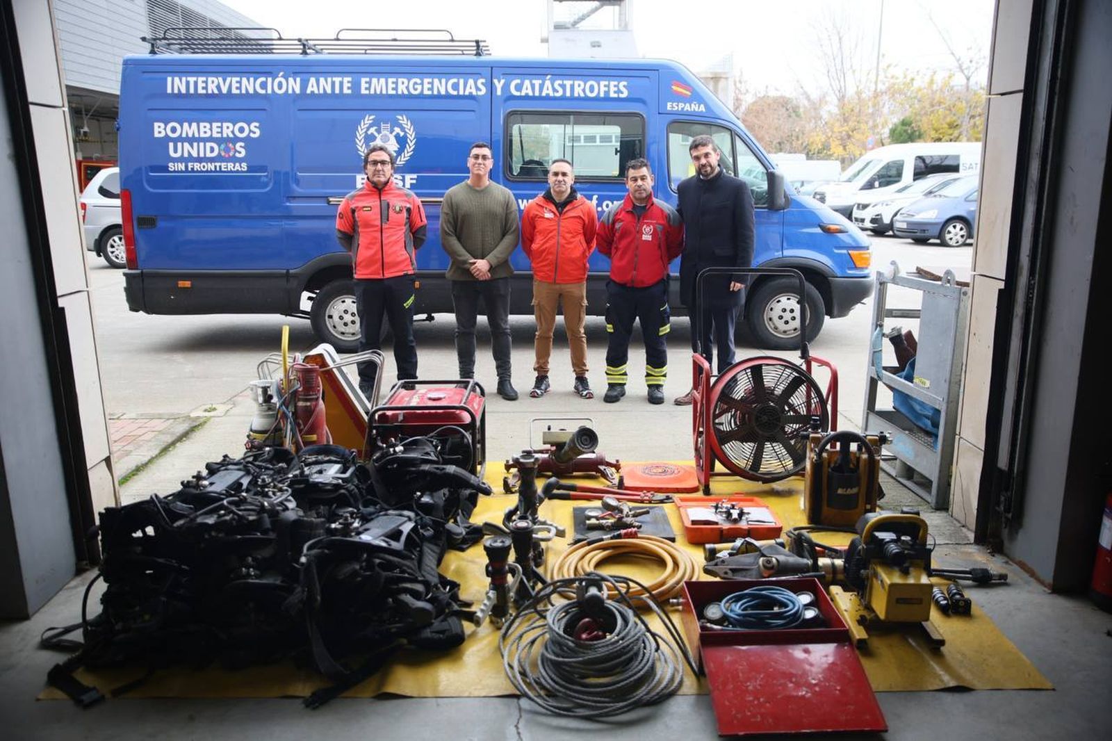 Equipos donados por los Bomberos de Alcorcón a la ONG Bomberos Unidos Sin Fronteras