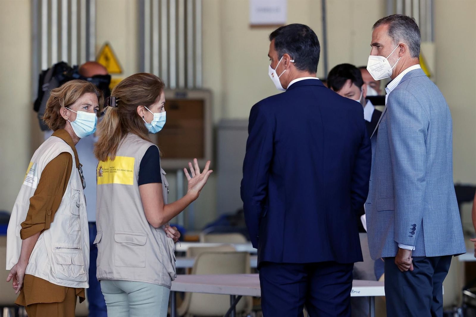 El rey reconoce el trabajo al dispositivo de acogida a refugiados afganos en Torrejón de Ardoz