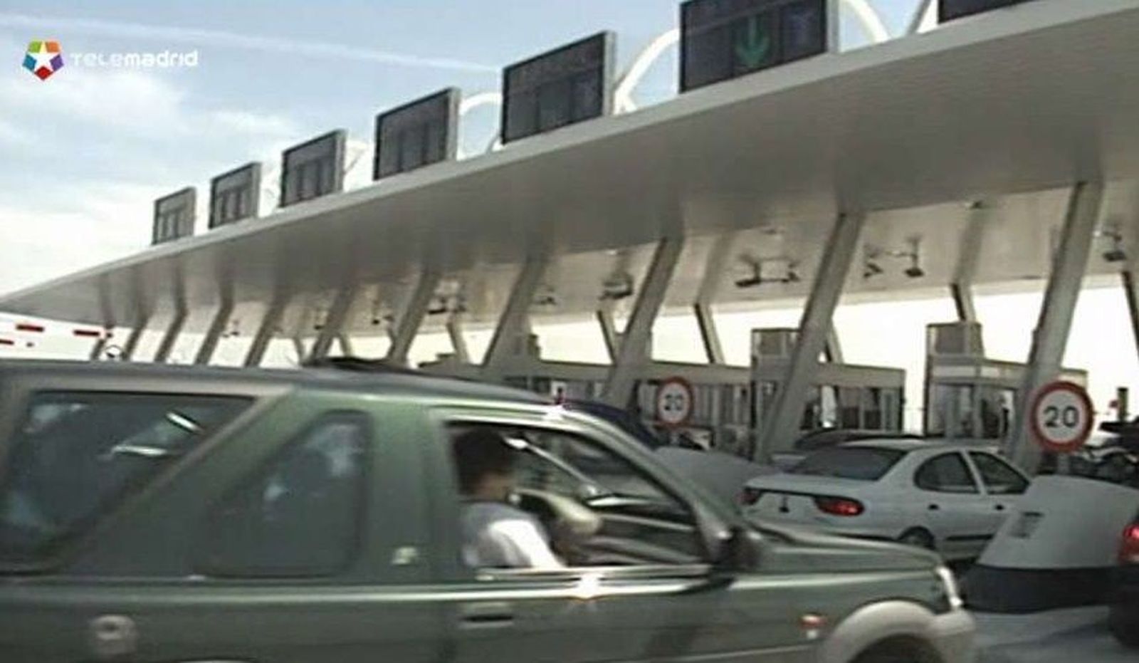 El Gobierno plantea rescatar las autopistas  tras una quita a la banca de hasta el 50%