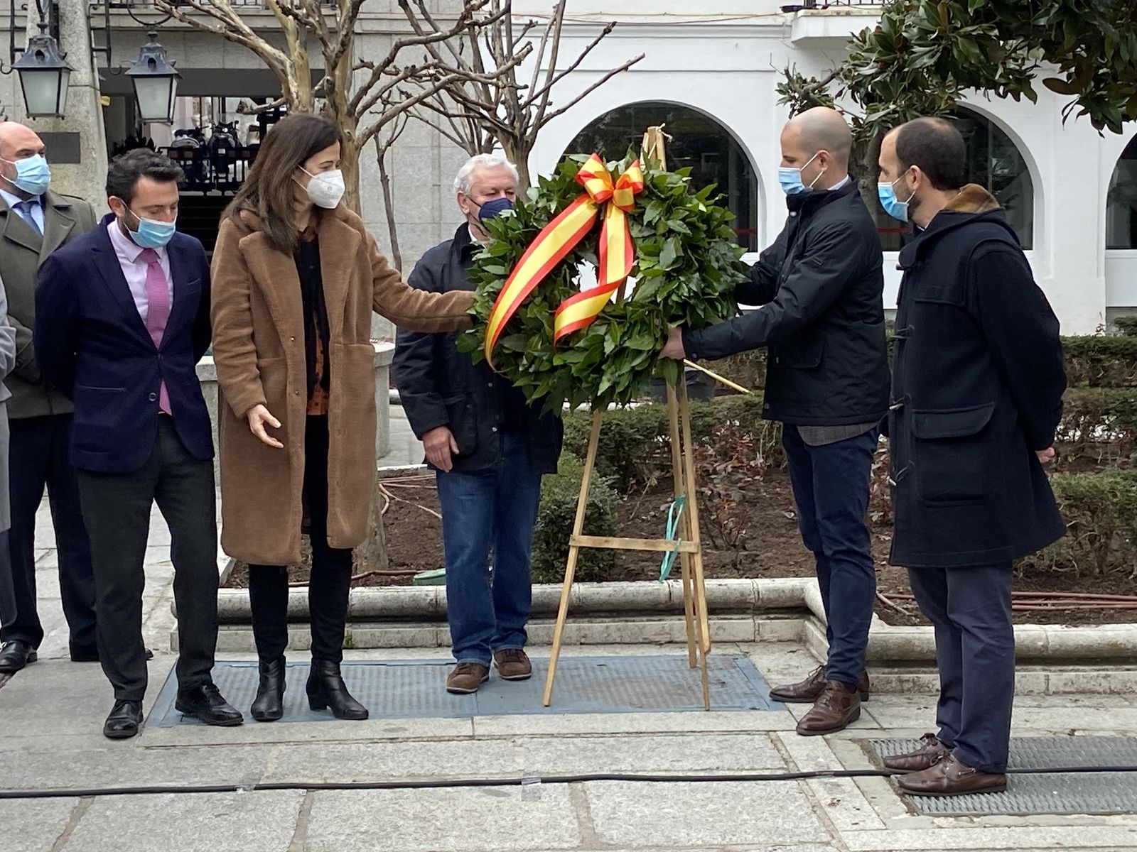 La Corporación de Majadahonda en el acto de recuerdo a las víctimas