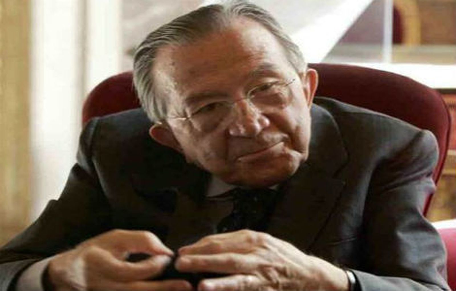 Muere Giulio Andreotti, siete veces primer ministro de Italia