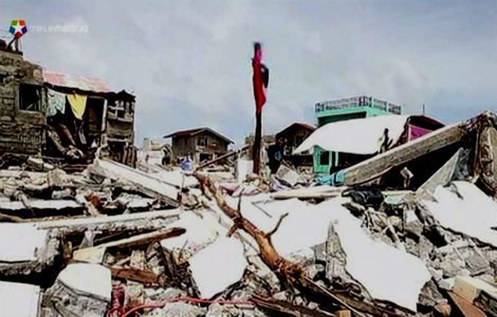 "Haiyan" llega al norte de Vietnam y a China causando los primeros muertos