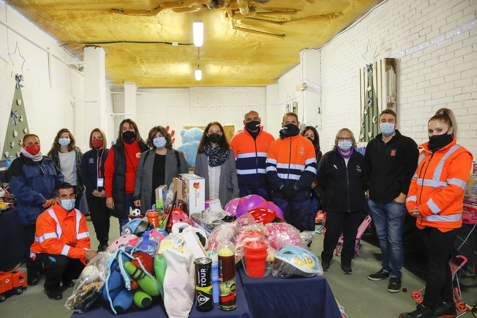 Reparto de juguetes en Getafe